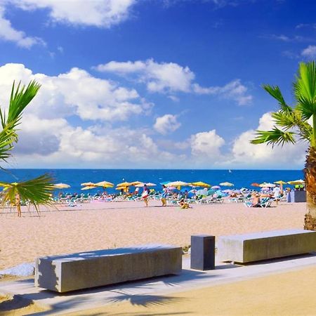 Luxury Apartment Accommodation, Next To Beach & Train Station Calella Exterior photo
