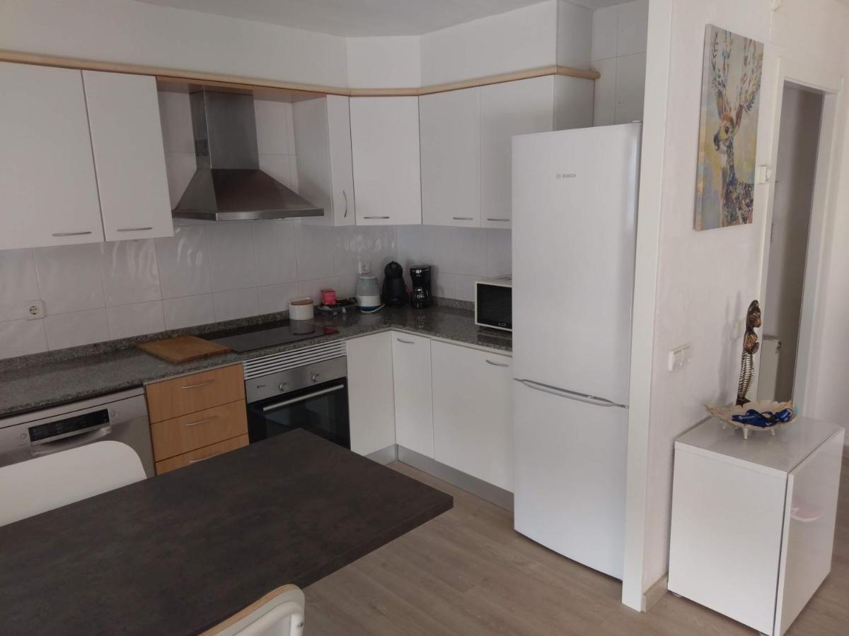 Luxury Apartment Accommodation, Next To Beach & Train Station Calella Exterior photo