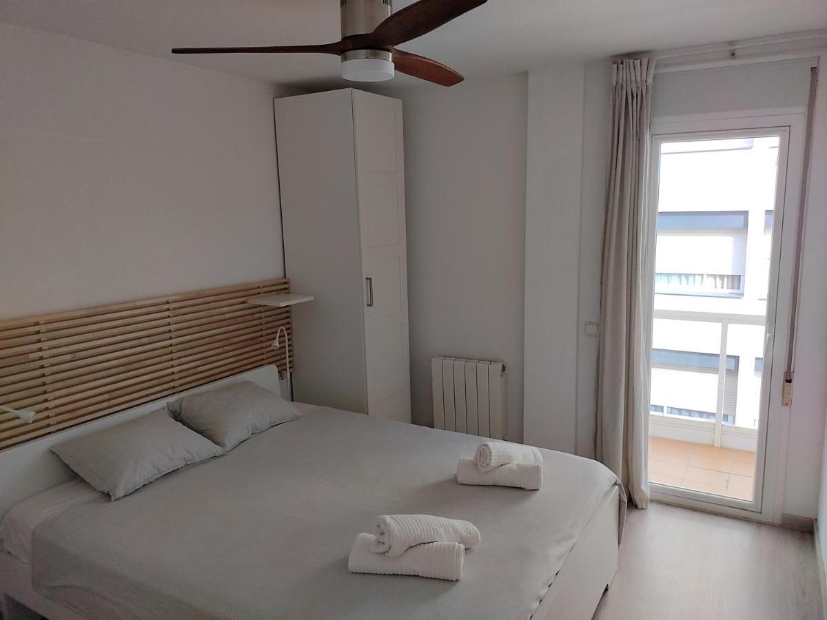 Luxury Apartment Accommodation, Next To Beach & Train Station Calella Exterior photo